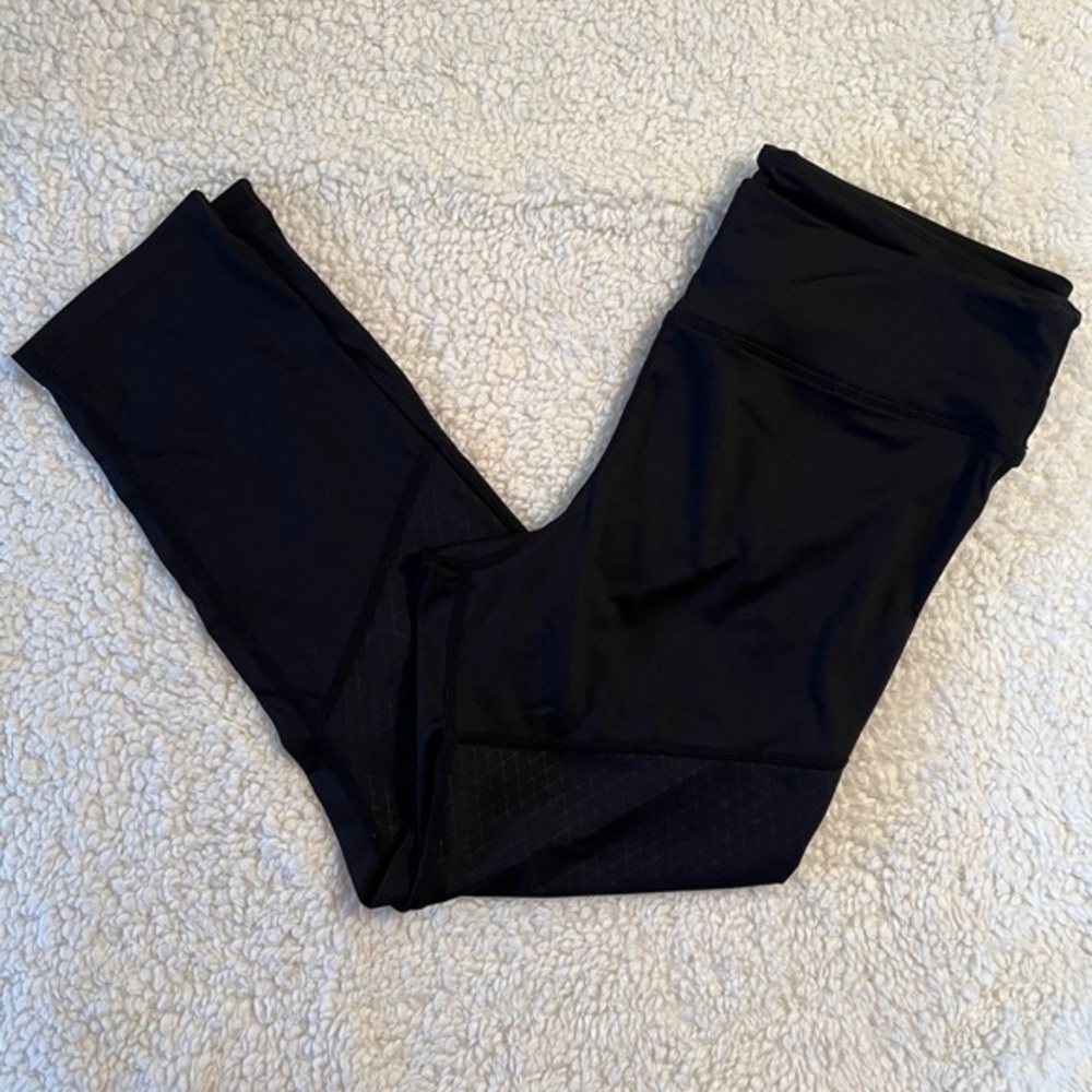 DSW Black Performance Capri Leggings Size Medium NWOT
